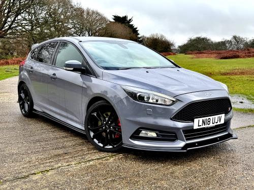 Used Car for sale by K and M Car Sales Ltd - Ford Focus 2.0T EcoBoost ST-3