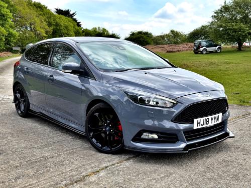 Used Car for sale by K and M Car Sales Ltd - Ford Focus 2.0T EcoBoost ST-3